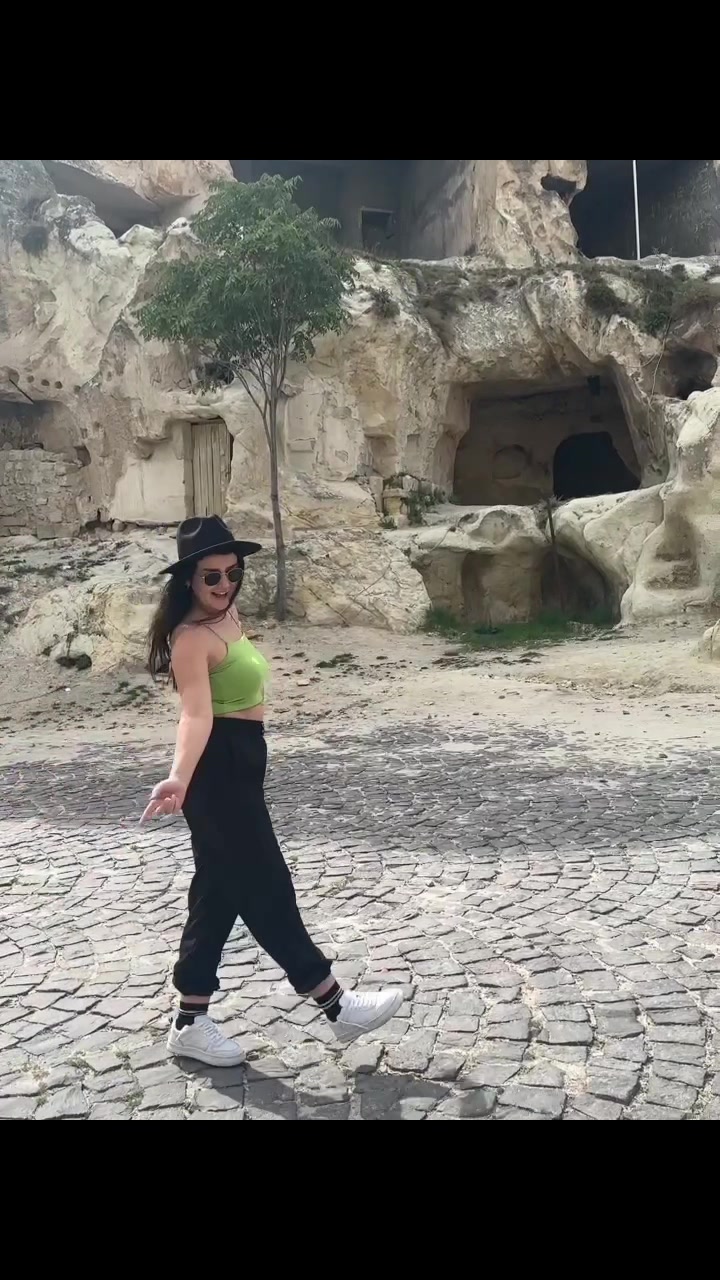 @msBELLAyvz