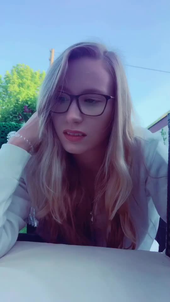 @Julia 💫