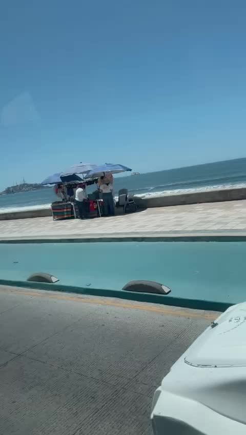 @Mona y Geros