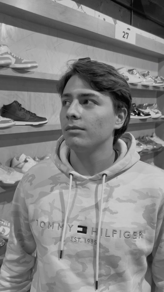 @STOLZ Sneaker Store