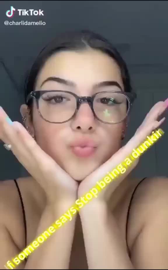 @🤪✌️🥳Charli Queen🥳✌️🤪