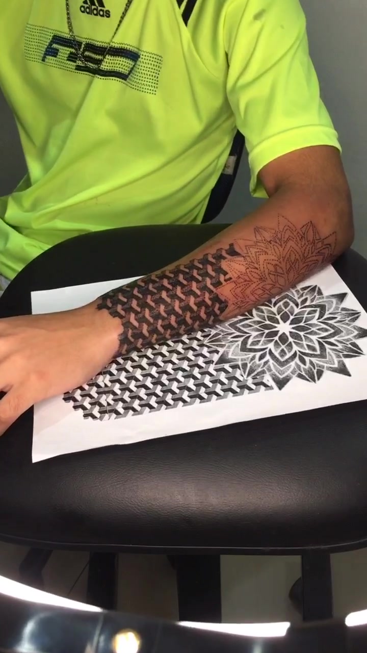 @ellyn.tattoo