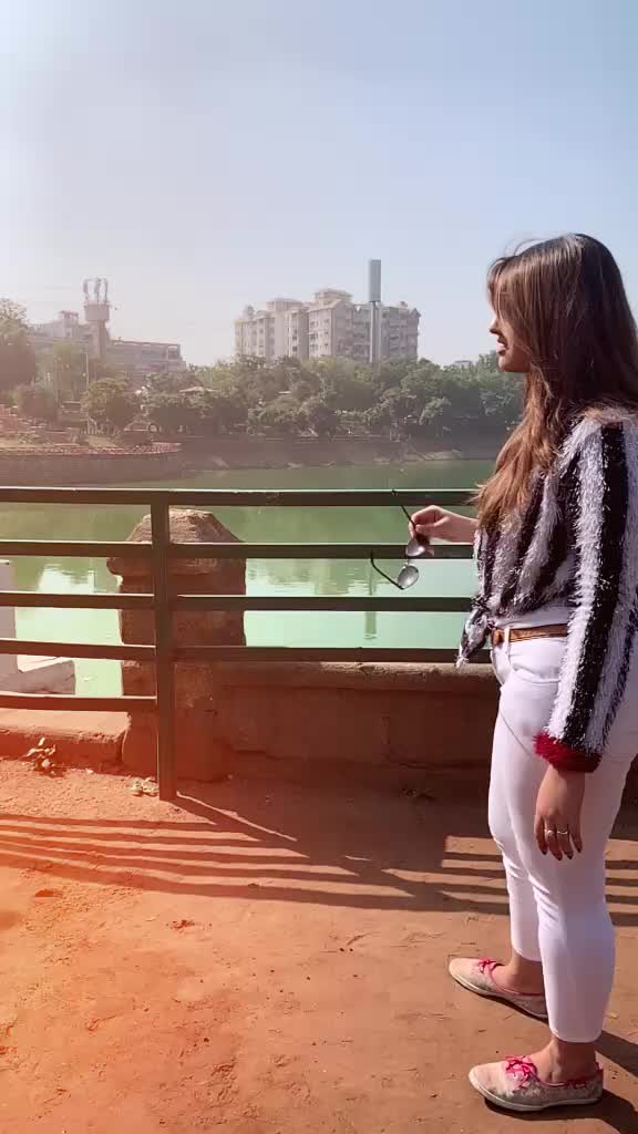 @🖤 JANVI RATHOD 🖤