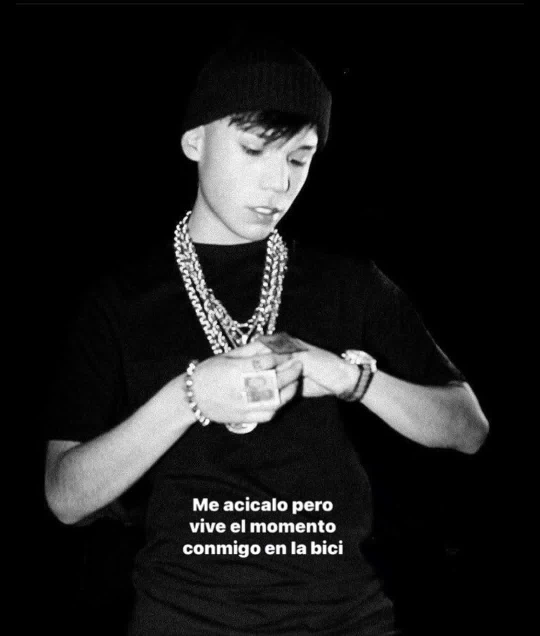 @🎧...