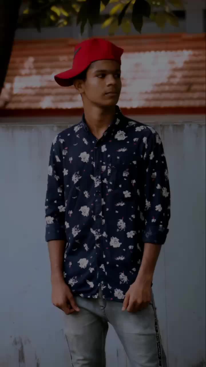 @v3_black_bowi