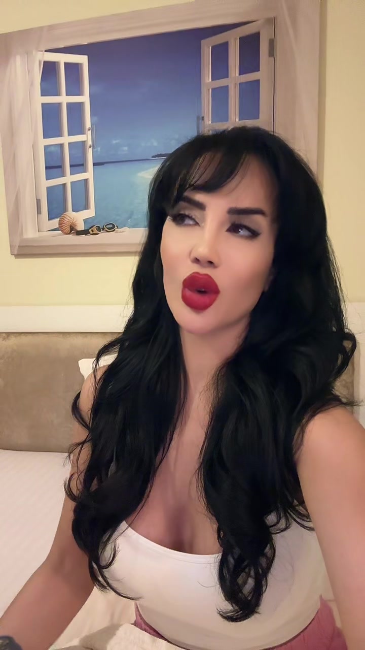 @MELEK ÖZÇAĞAN💎