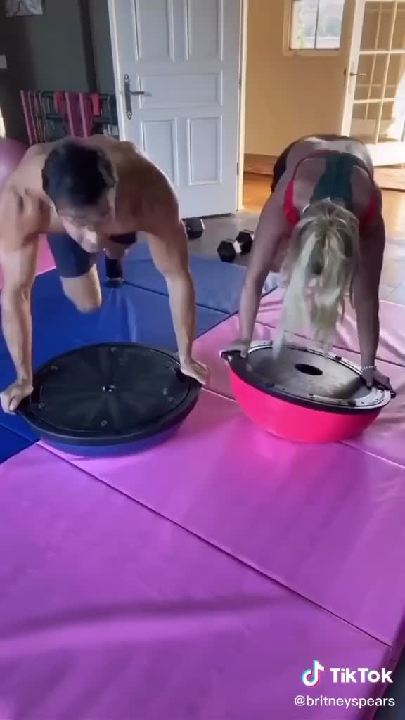 @XoxoTina