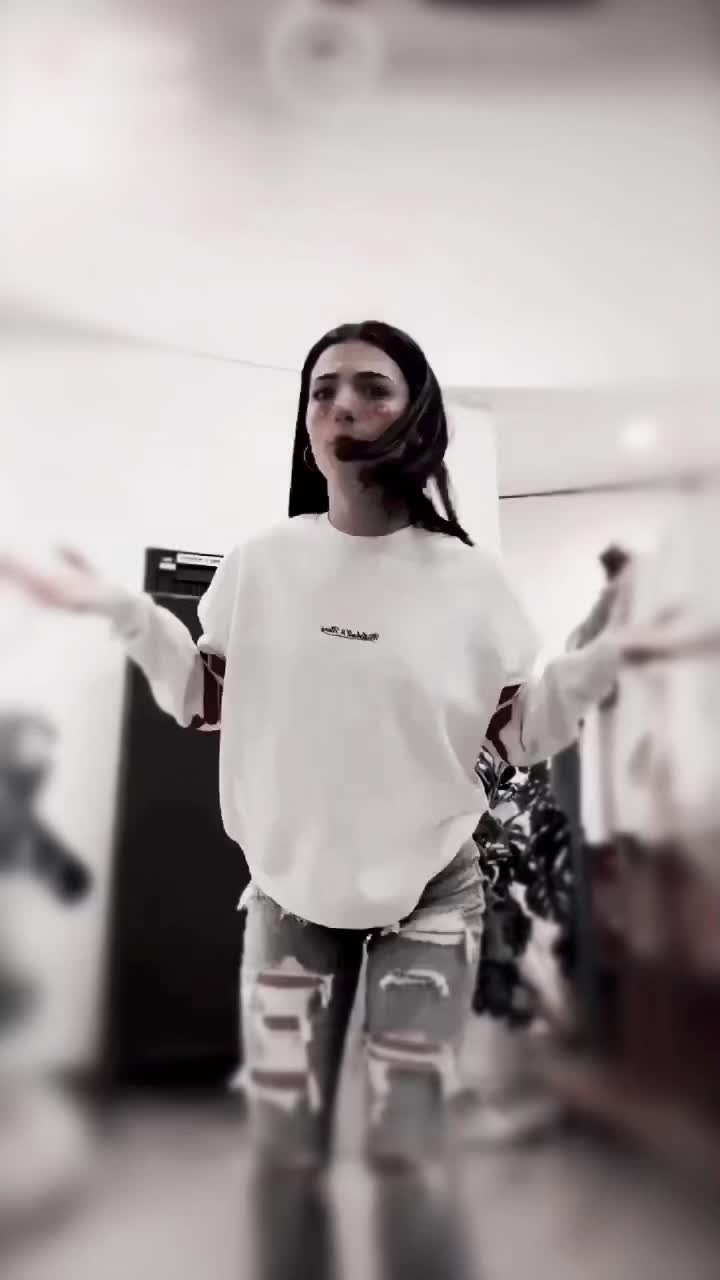 @⌗ 𝐓𝐢𝐚 ☻︎ 𝟏.𝟒𝐤!!