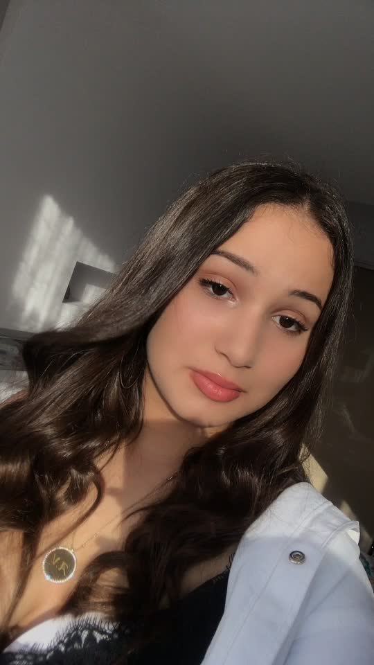 @Alexandraa_12