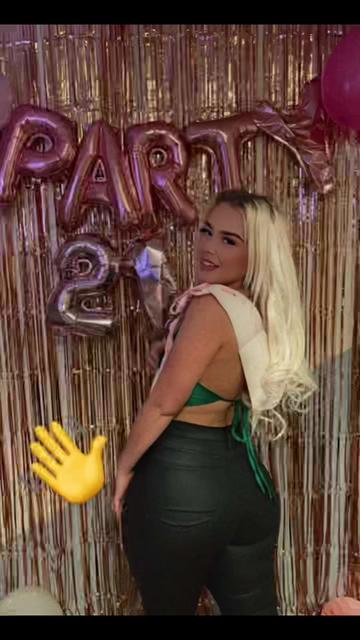 @hollymae22