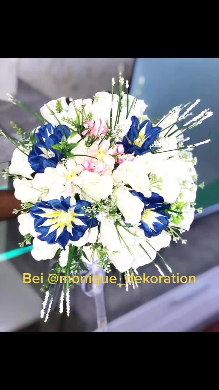 @Monique