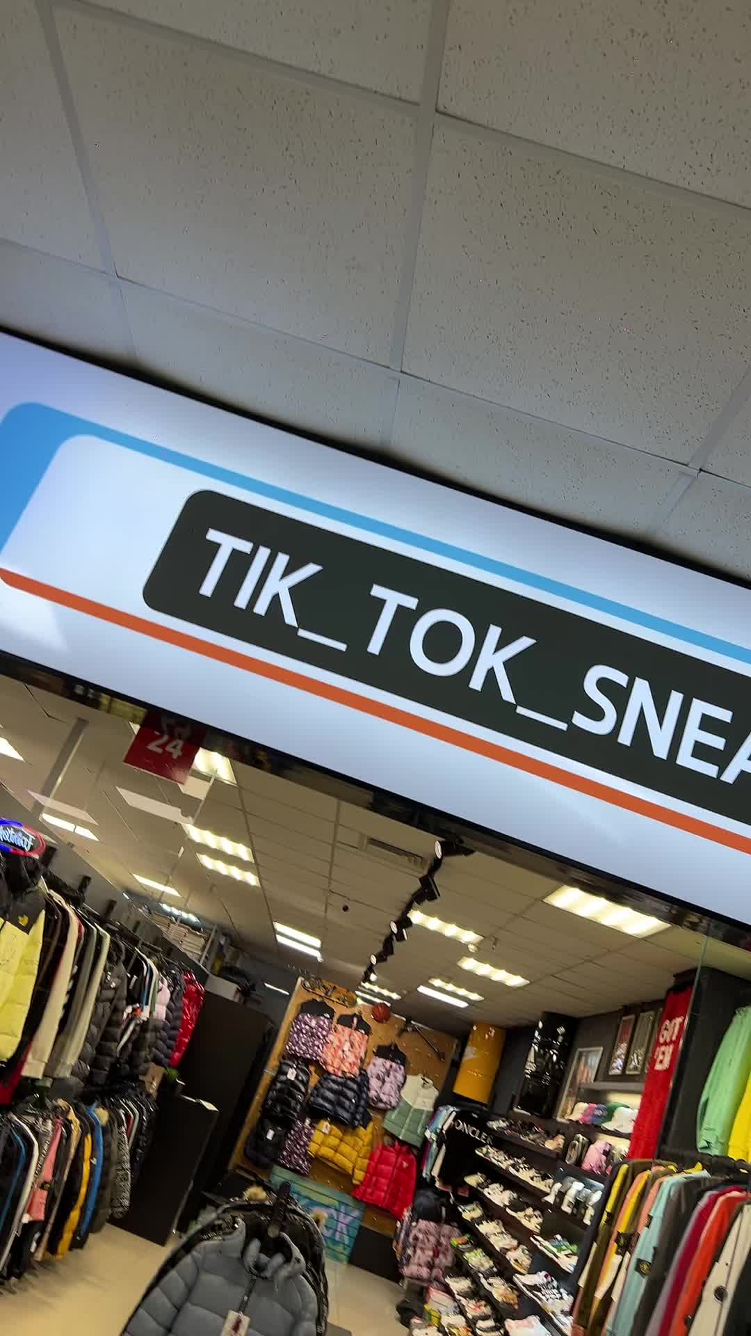 @tik_tok_sneakers