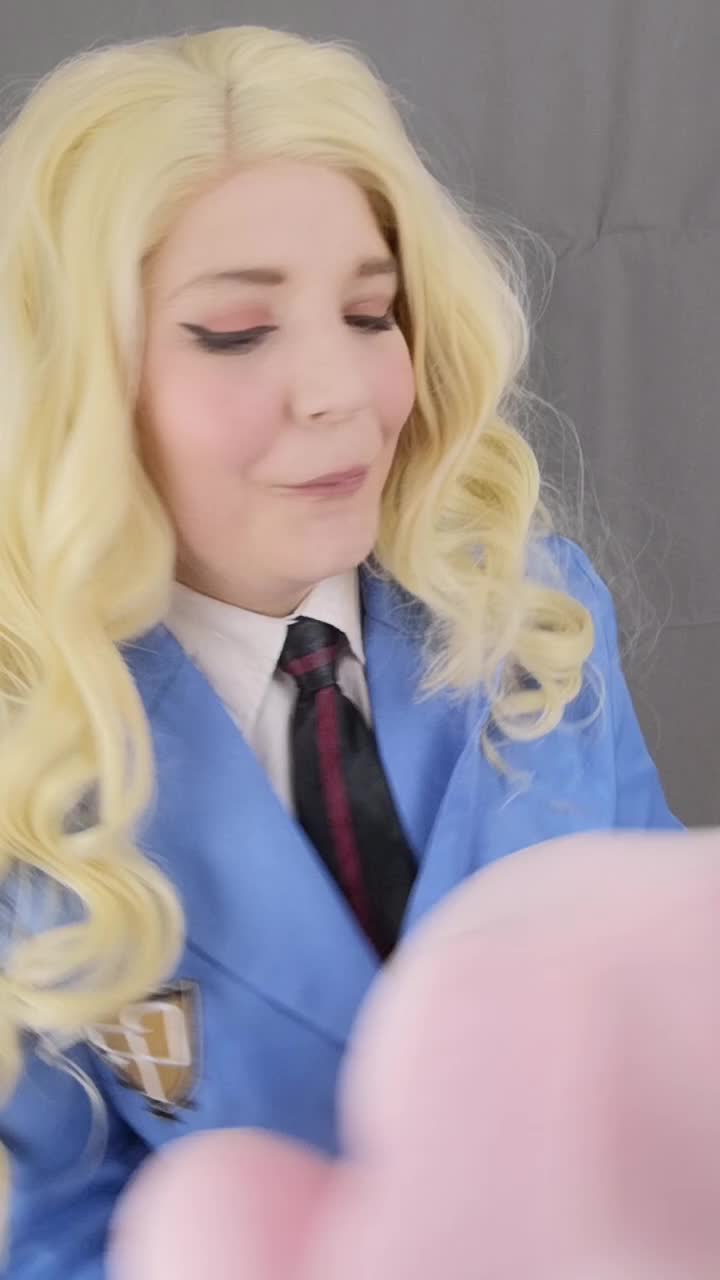 @Cosplay Curator1