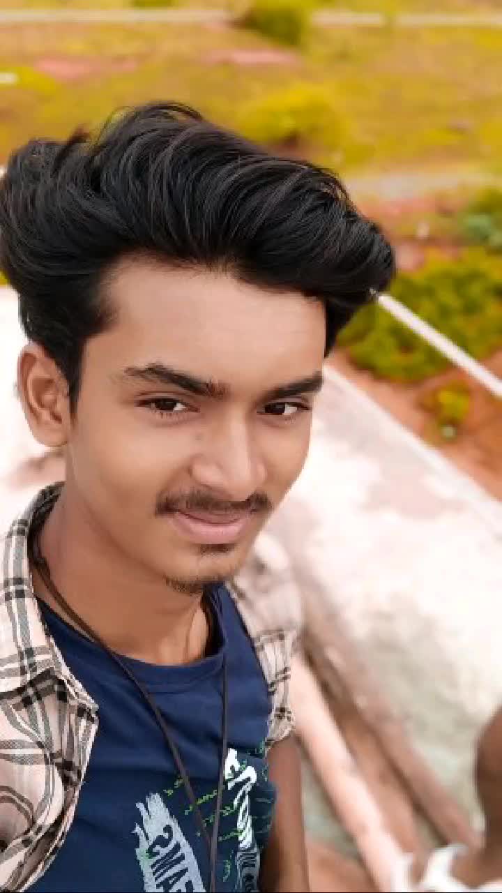 @fan of dhanush🤘