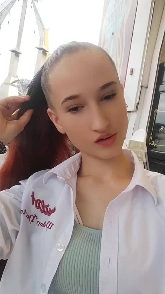 @KARINA