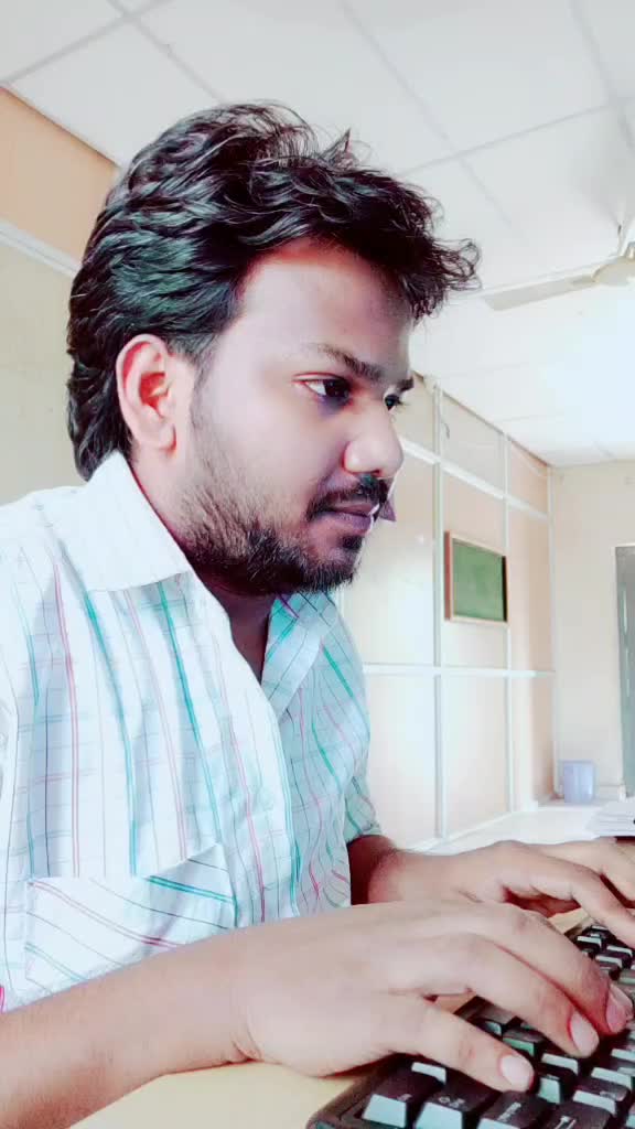 @గోదావరి అబ్బాయి ☑️
