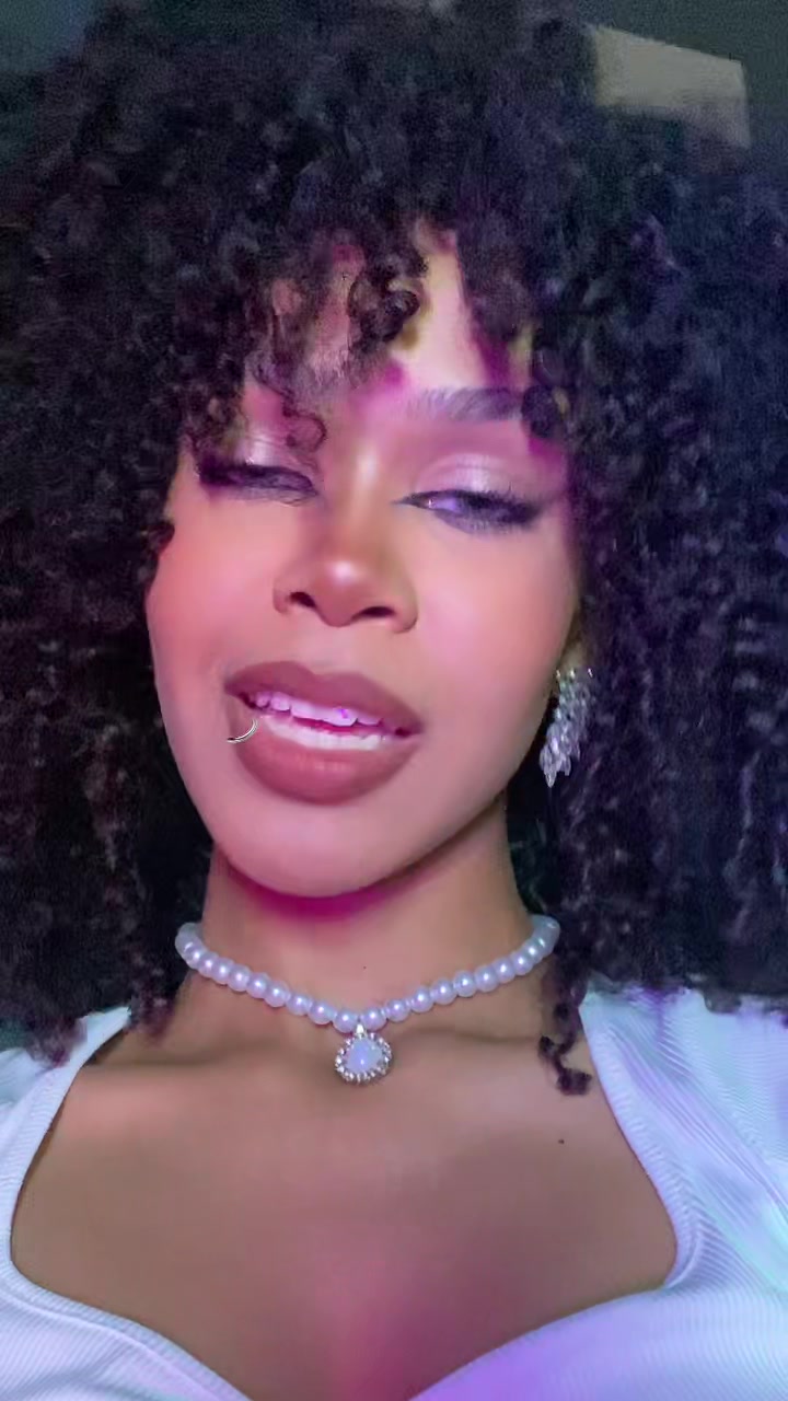 @emyvtoria