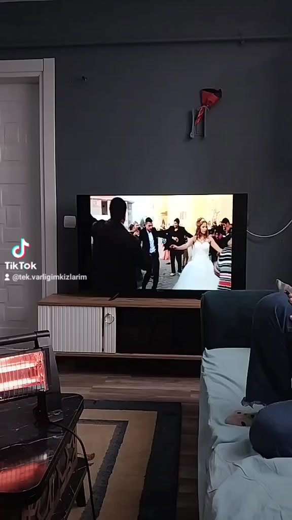 @tek varlığım kizlarim
