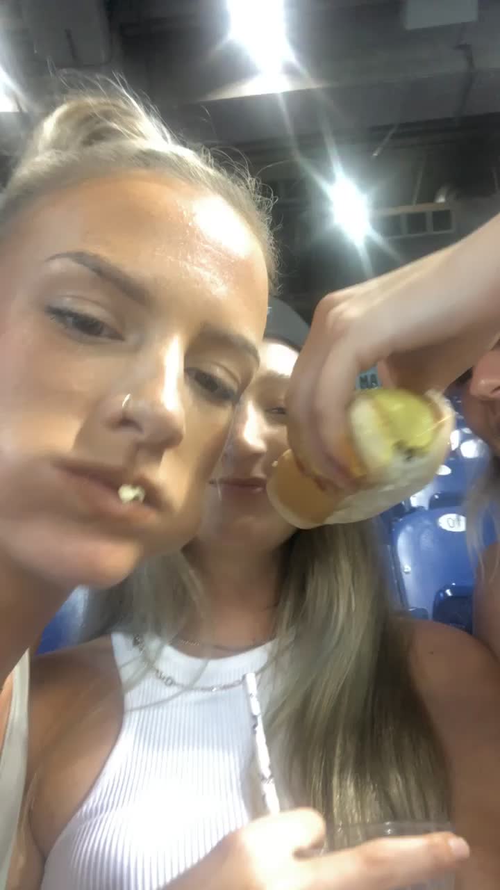@3guysgirls
