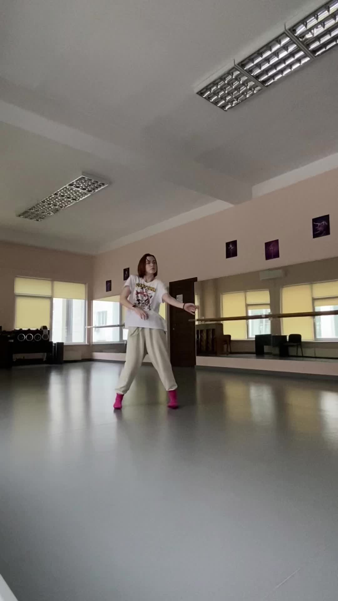@Віктра 💚