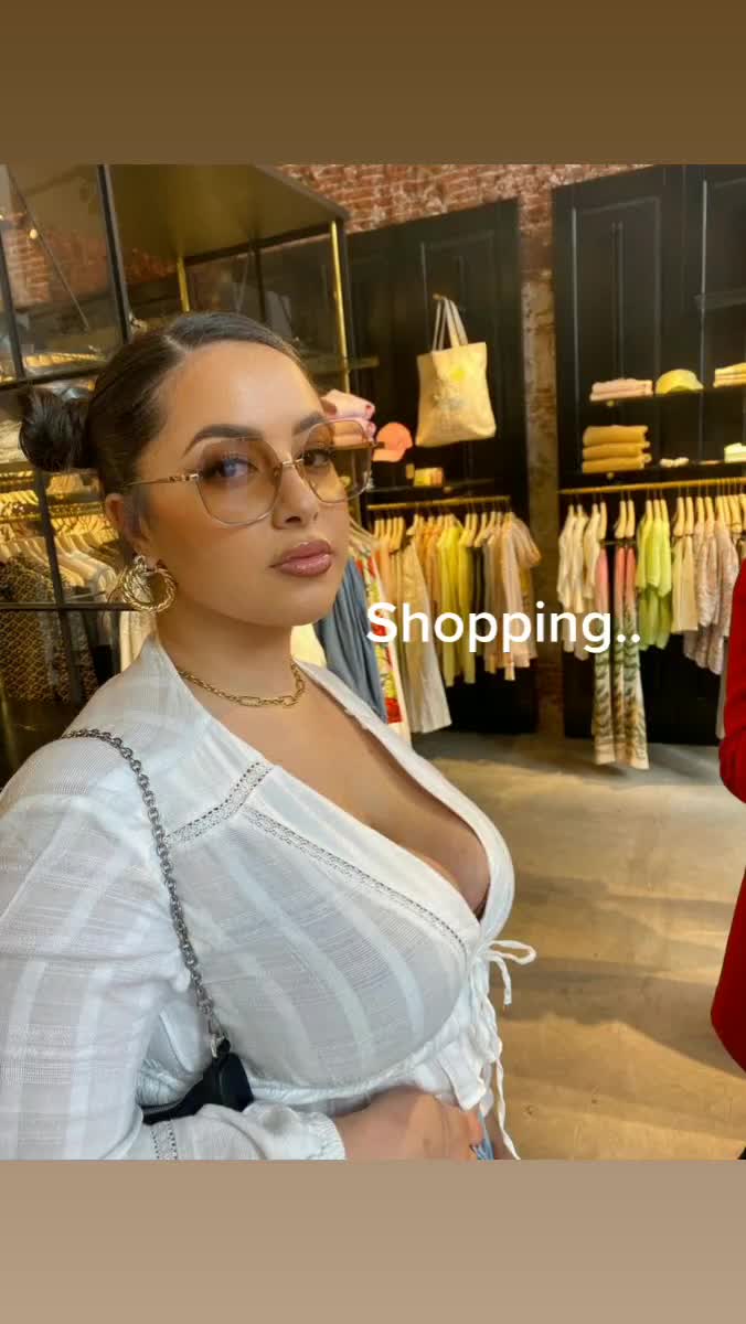 @YasmineCurvy