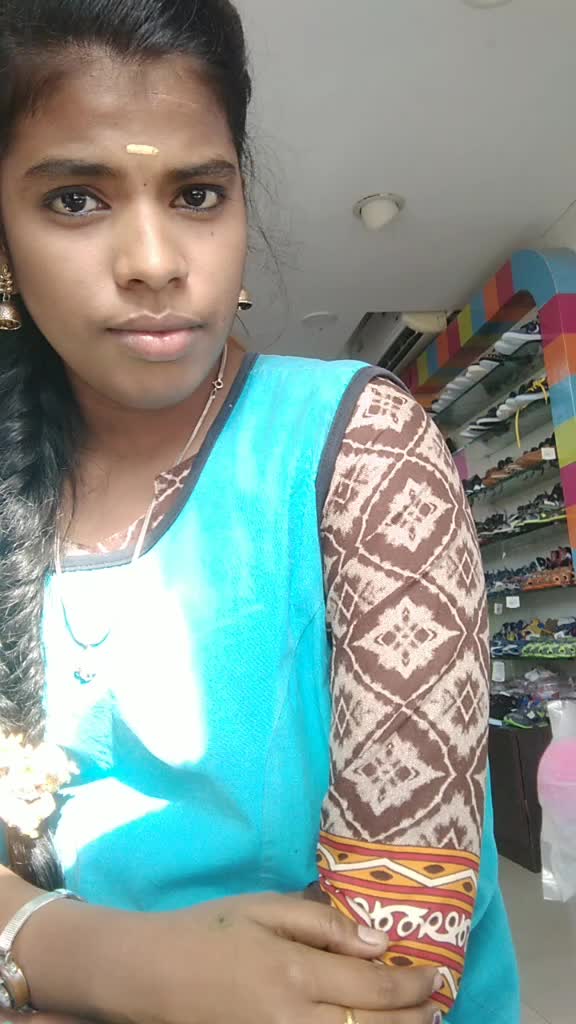 @Lovely aarthi😍