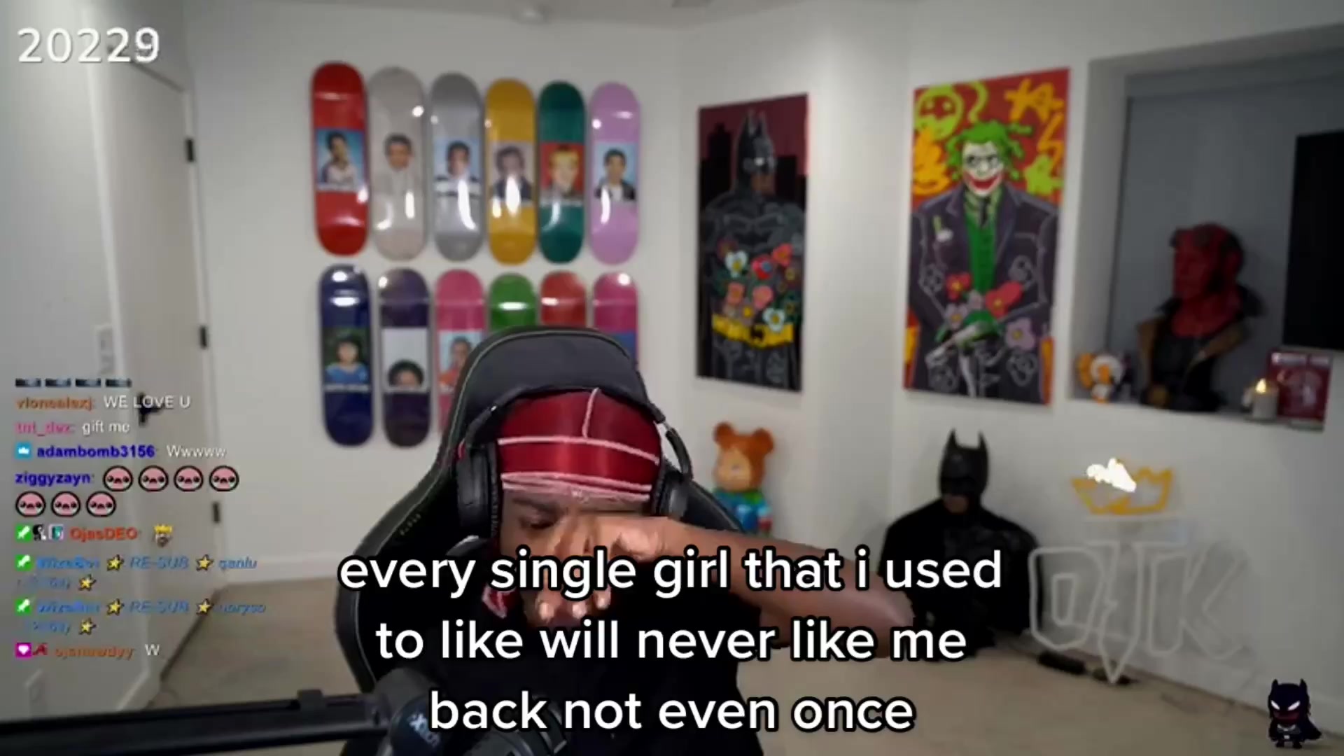@🦦