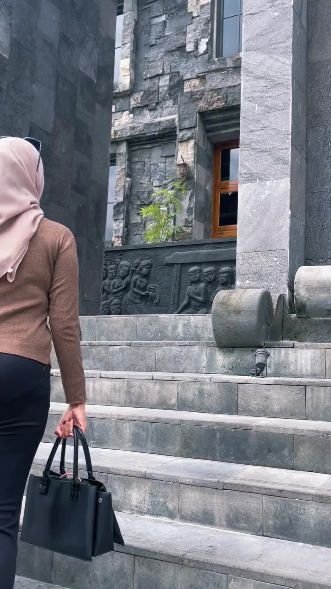 @Harta, Tahta, Anak Pertama