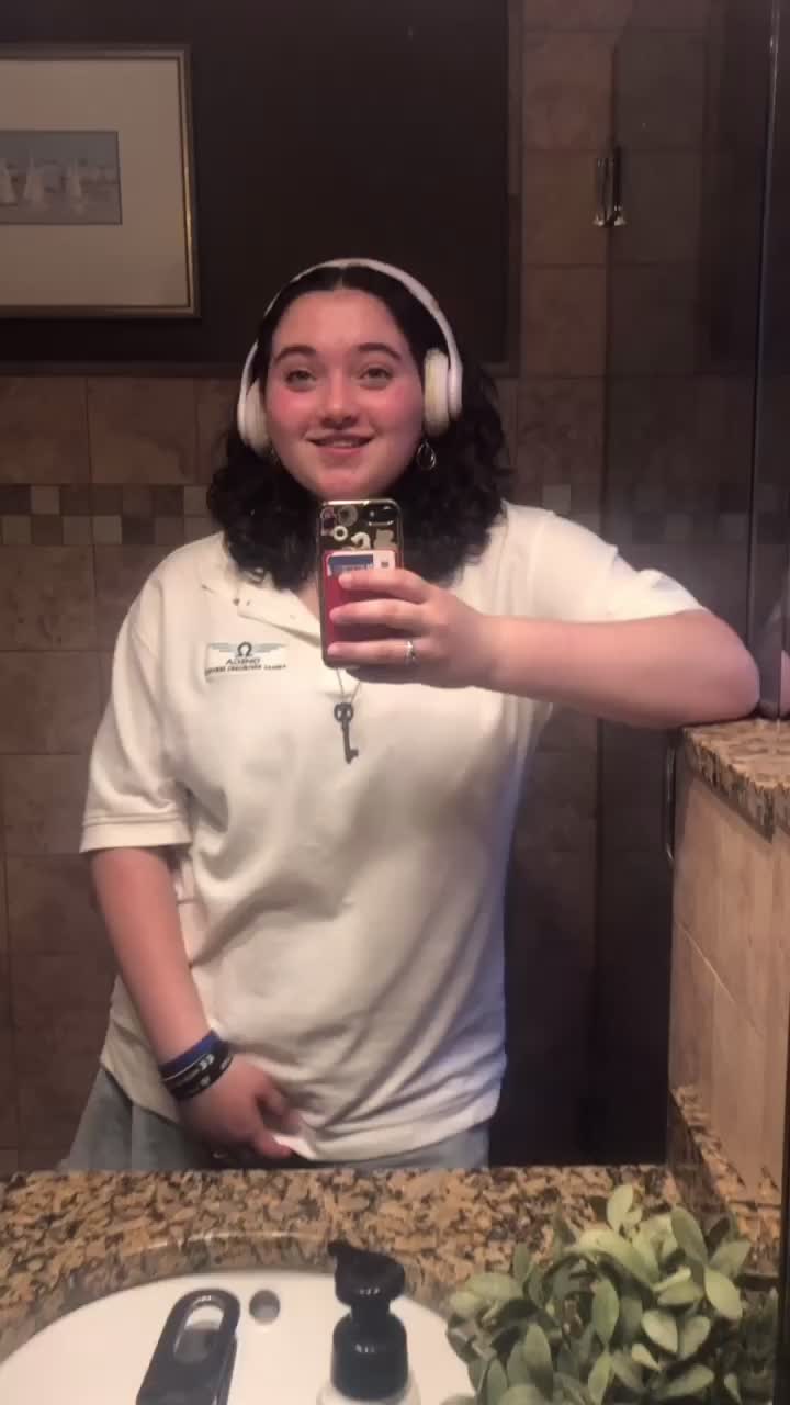 @curvygirlcommunity