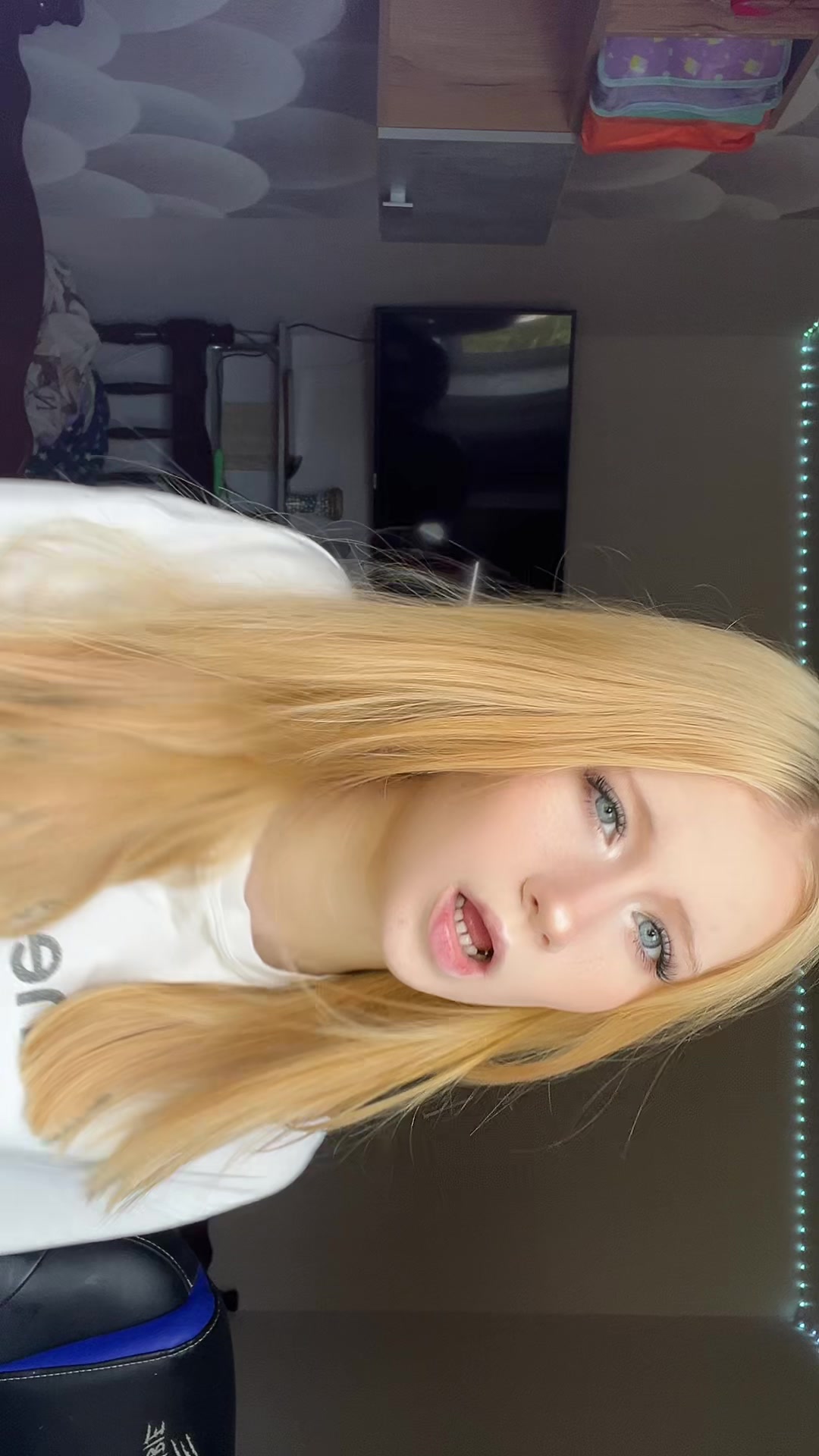 @ириска💤