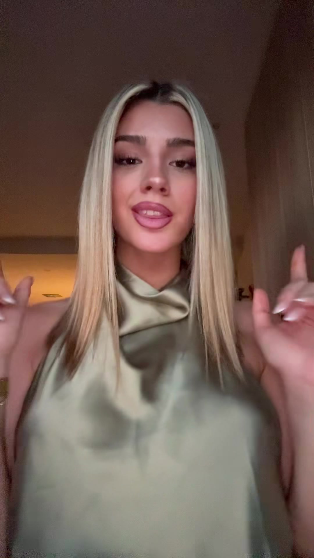 @evitα