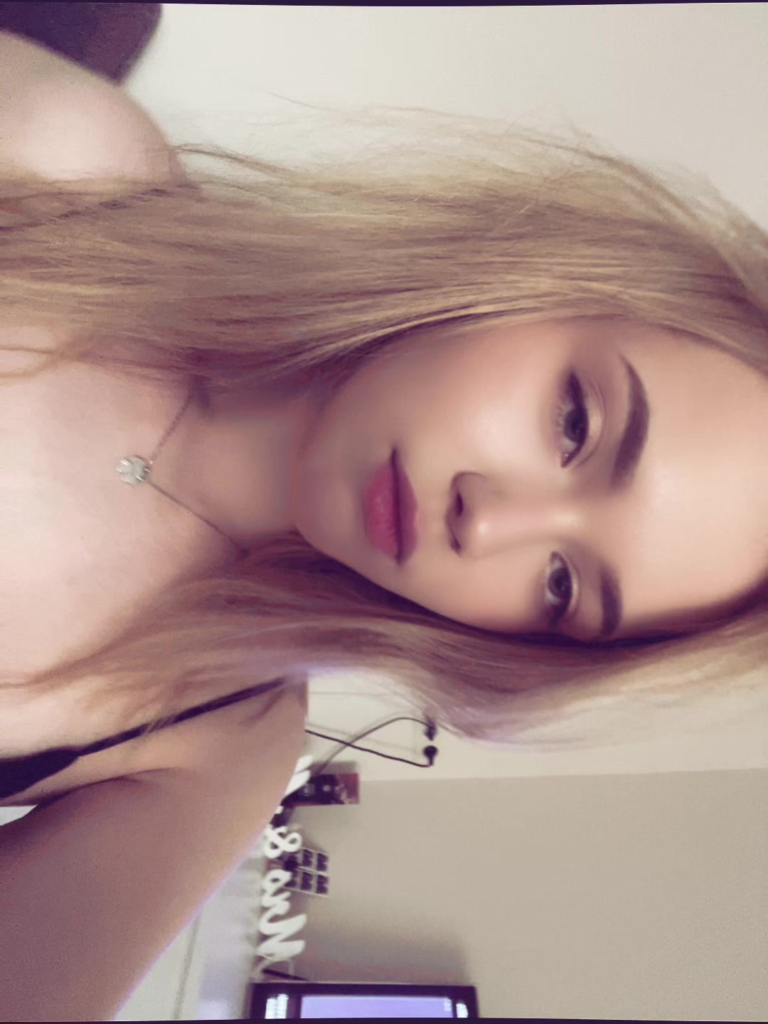@Kariwepl