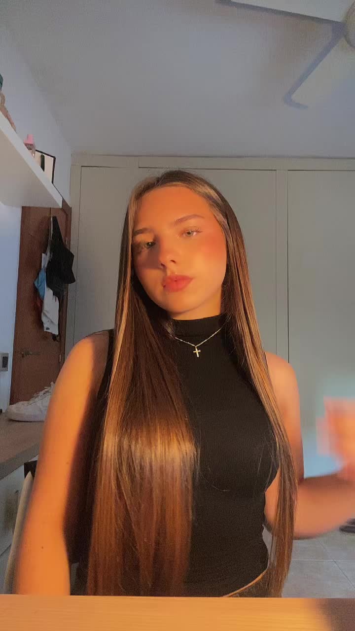 @inés