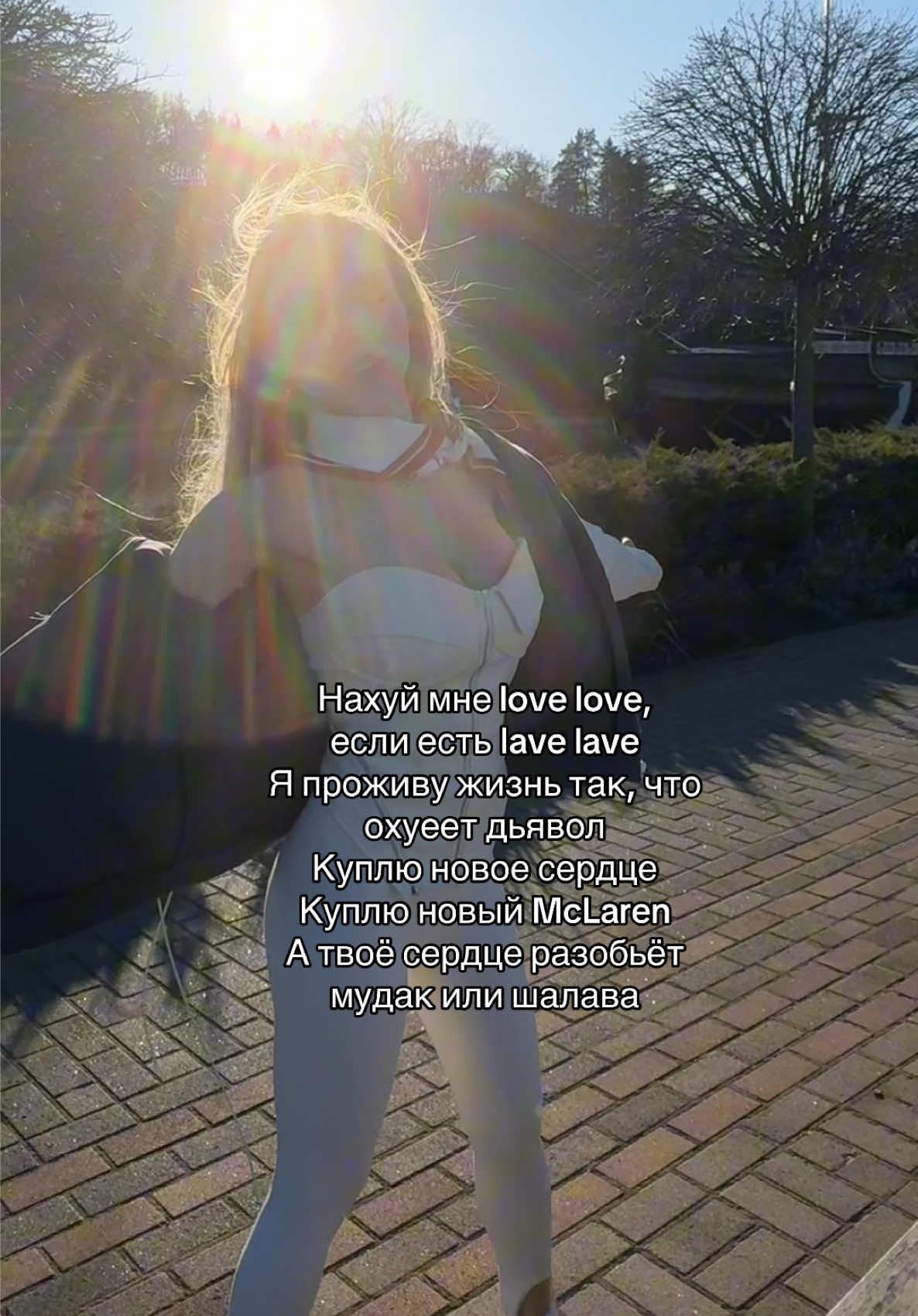@1moonlui