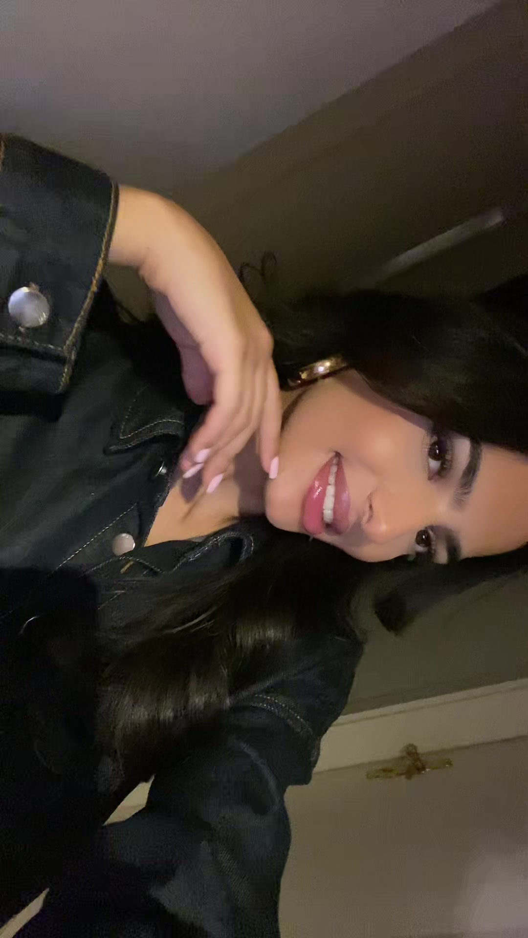 @☬