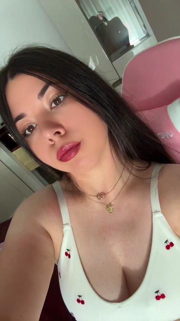 @✨ℂ𝕠𝕣𝕚𝕟𝕒-𝕄𝕚𝕙𝕒𝕖𝕝𝕒✨