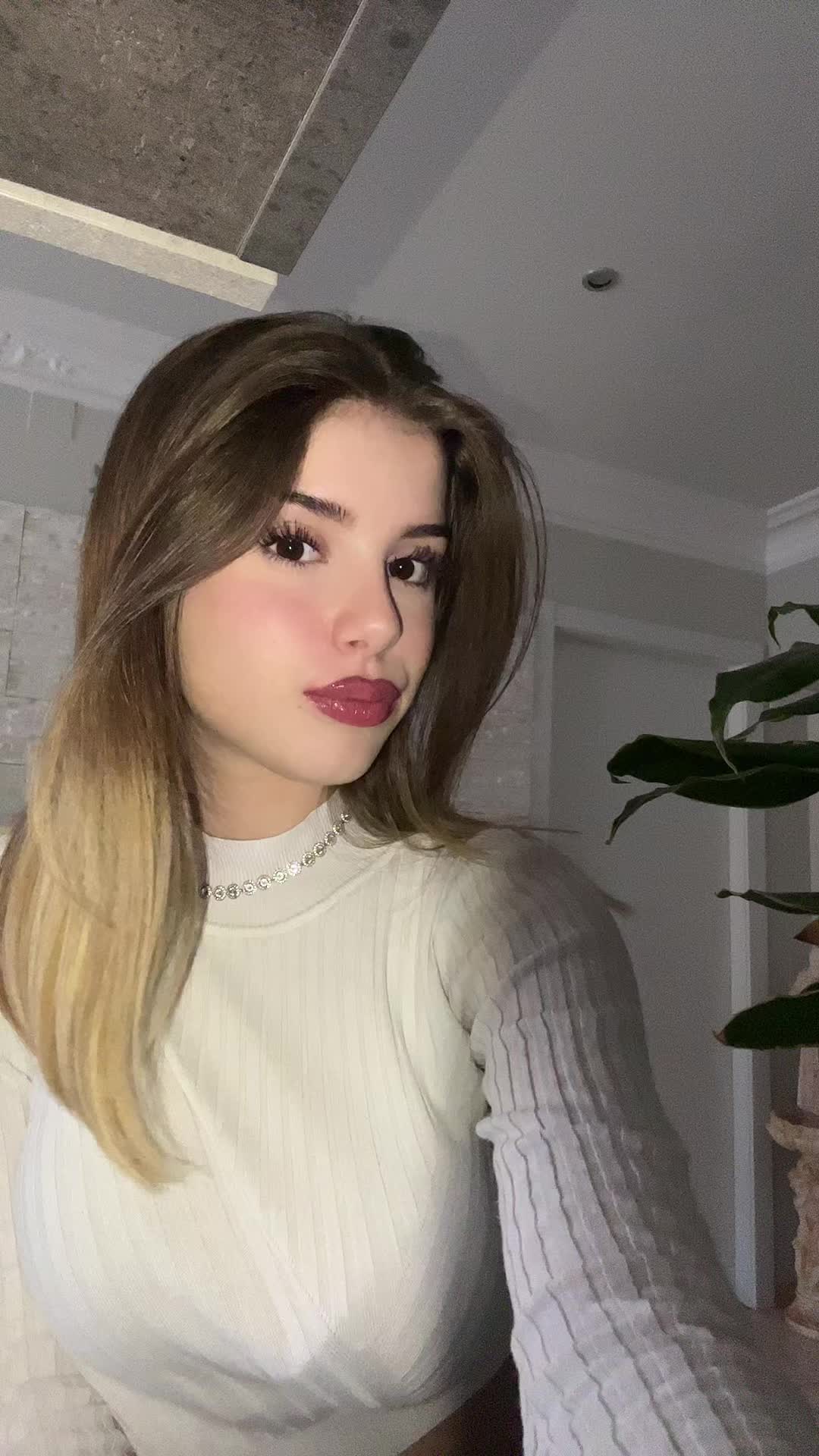@𝟷𝟿