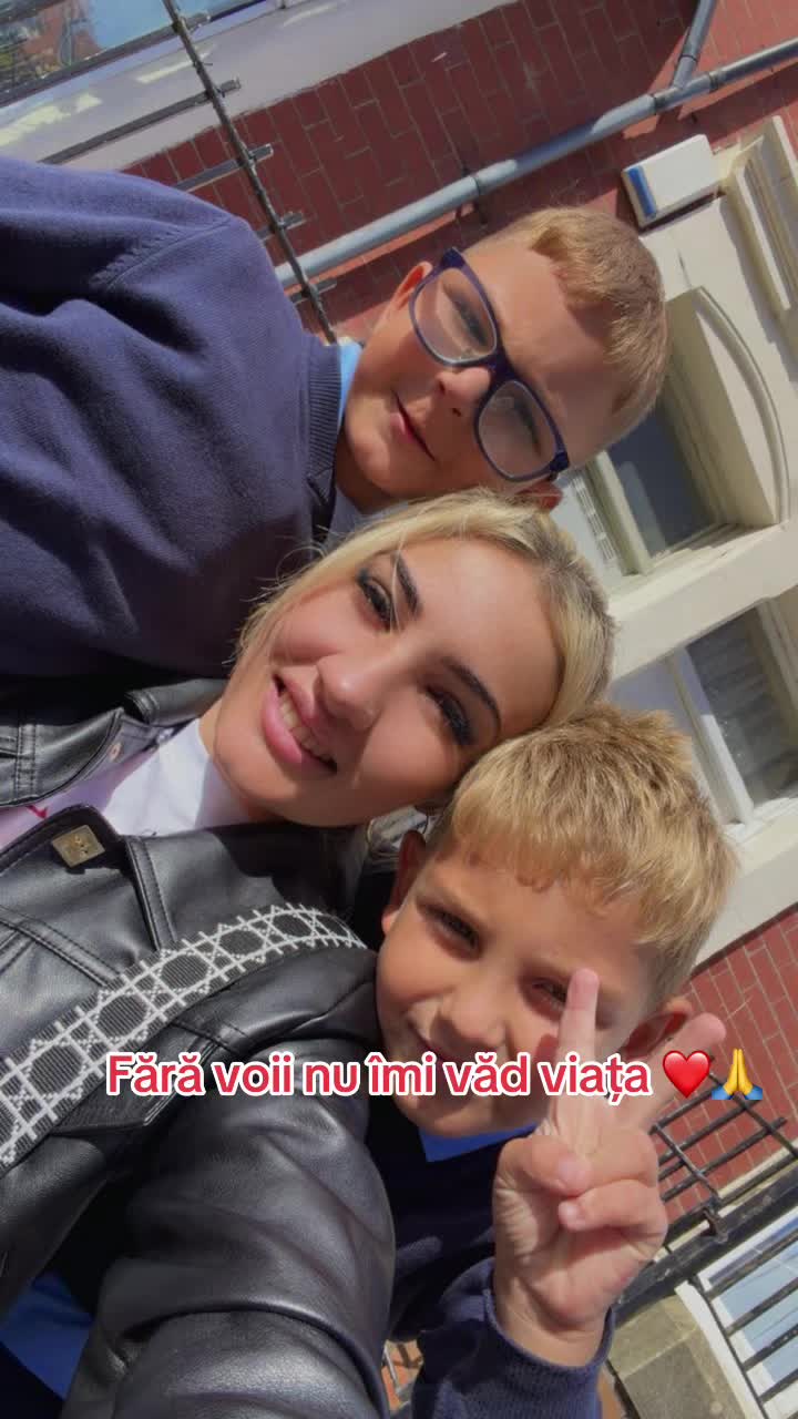 @Alexandra Nikolas Ianis