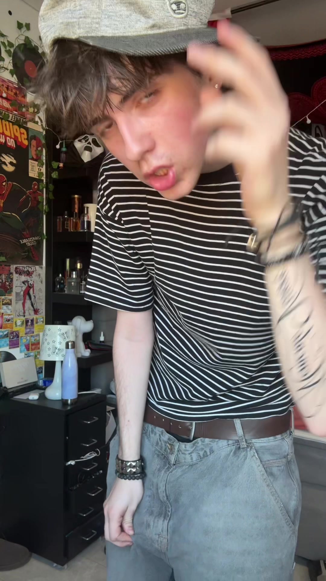 @𝔇𝔢𝔦𝔳𝔦𝔡