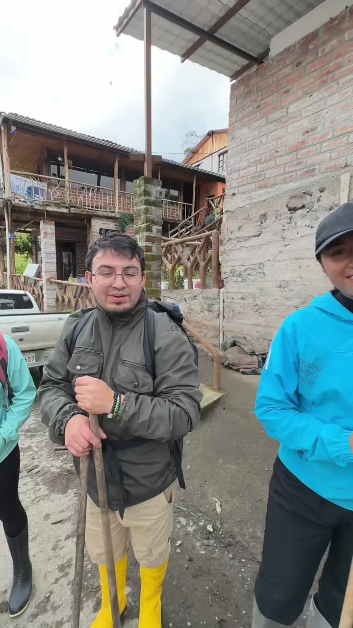 @ViajandoSolas.ec