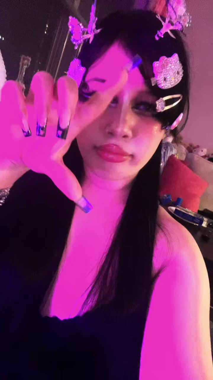 @Bee
