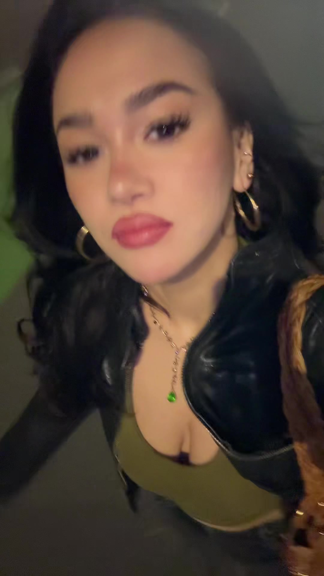 @Livelaughlova
