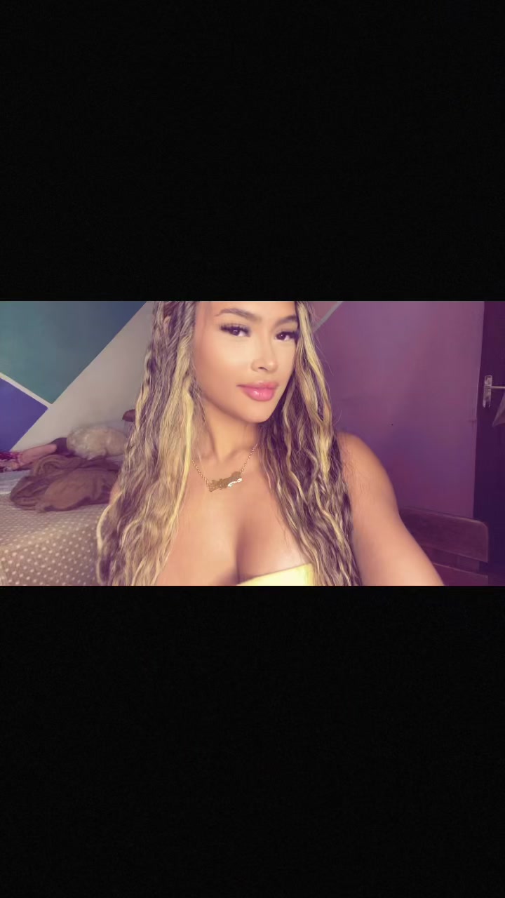 @daniela