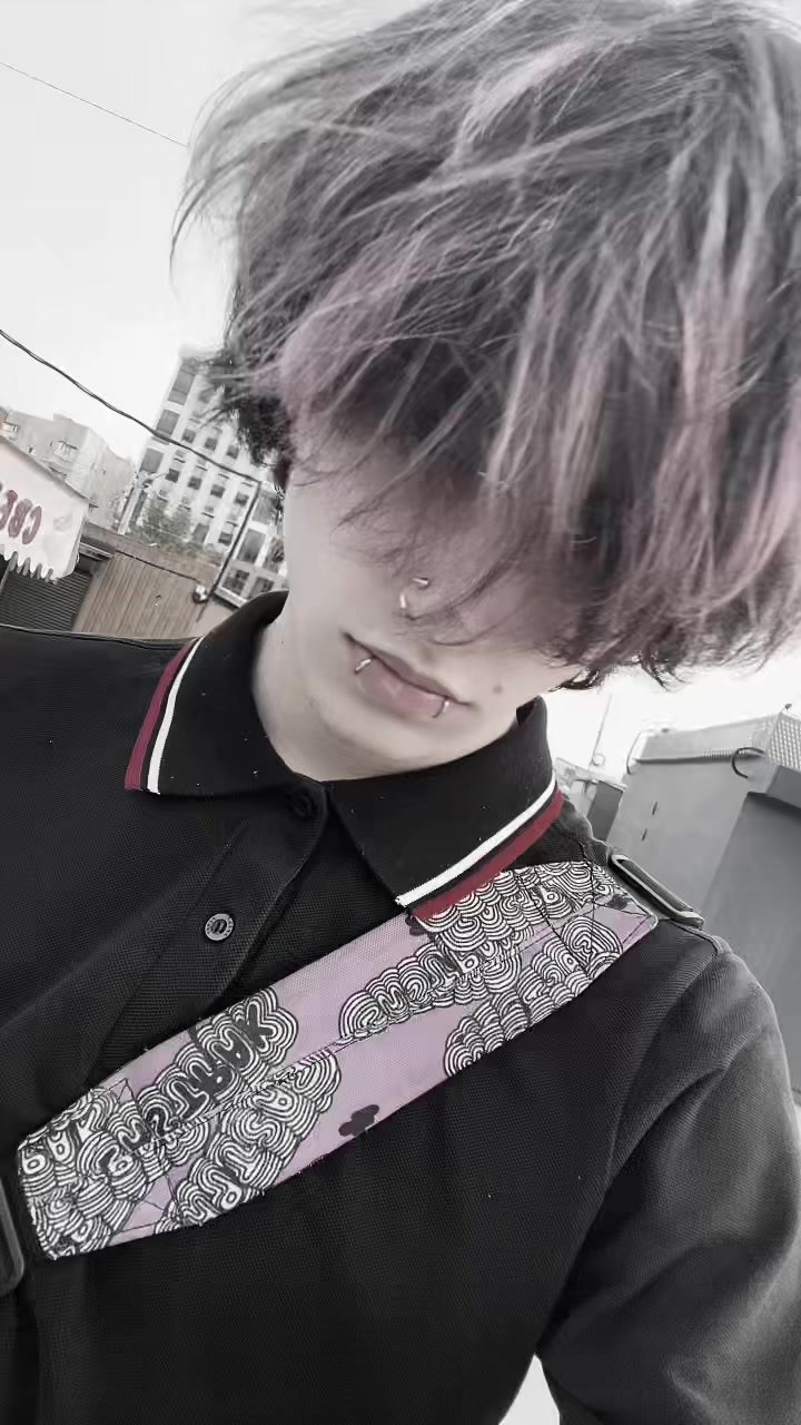 @emonahyy