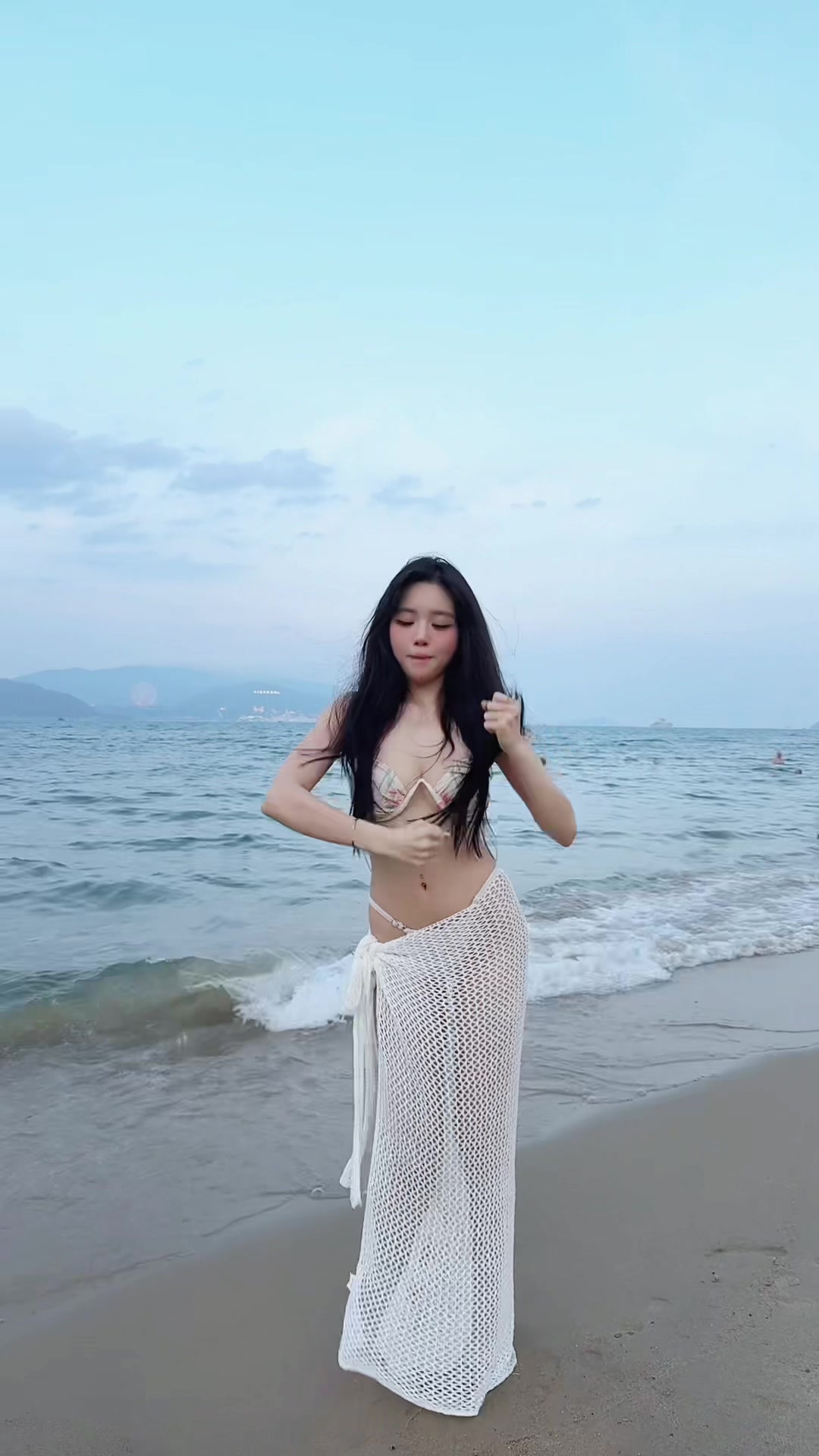 @Bikini-Trending
