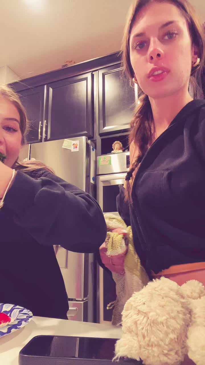 @👄
