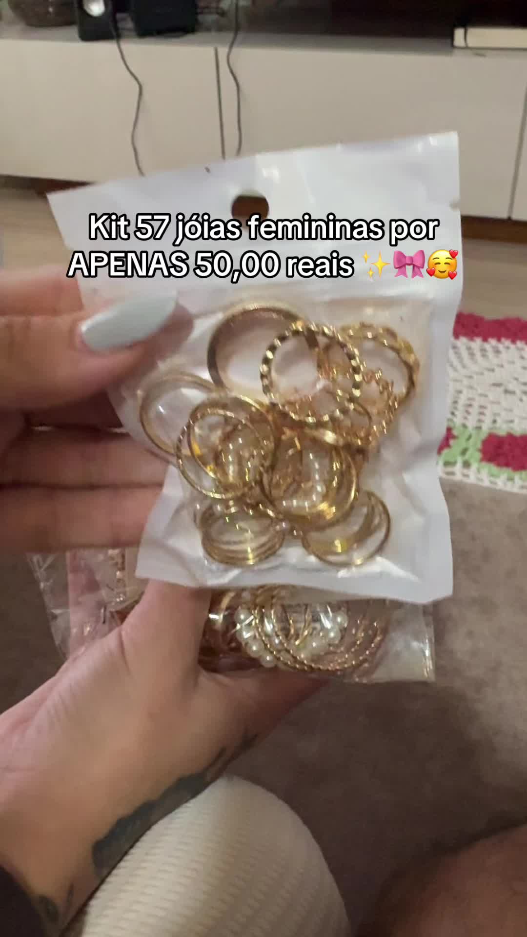 @thaislins