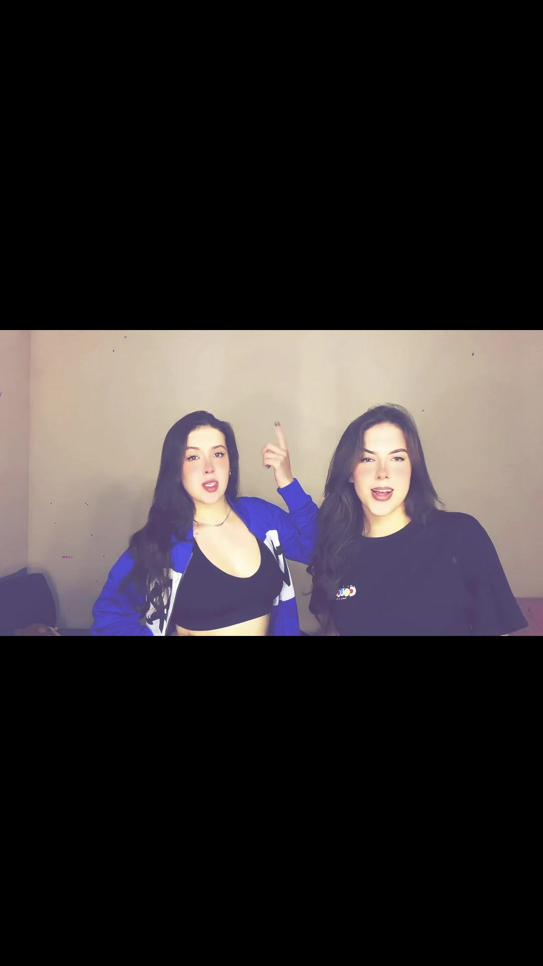 @Twisted Sisters ๐ง