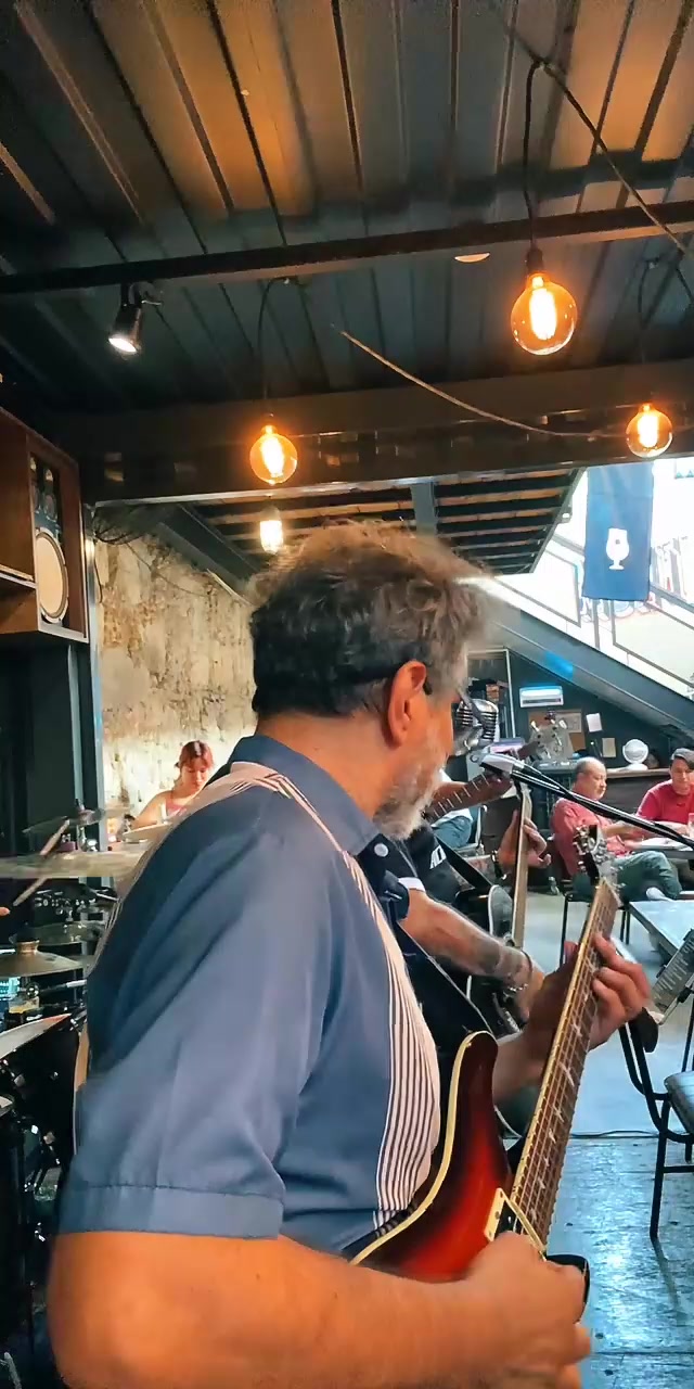 @Rola_Cruz