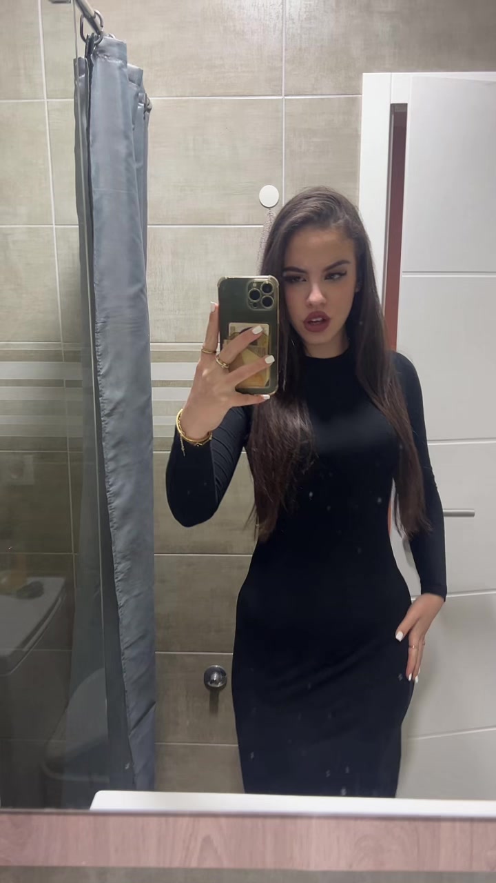 @𝑽𝒂𝒍𝒆💋